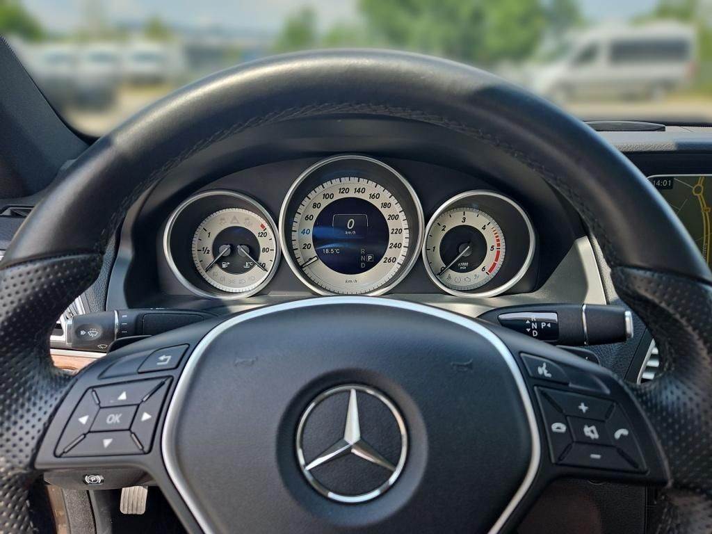 Fahrzeugabbildung Mercedes-Benz E 250 d Coupé Pano ACC Sitzklima Burm. LED Memo