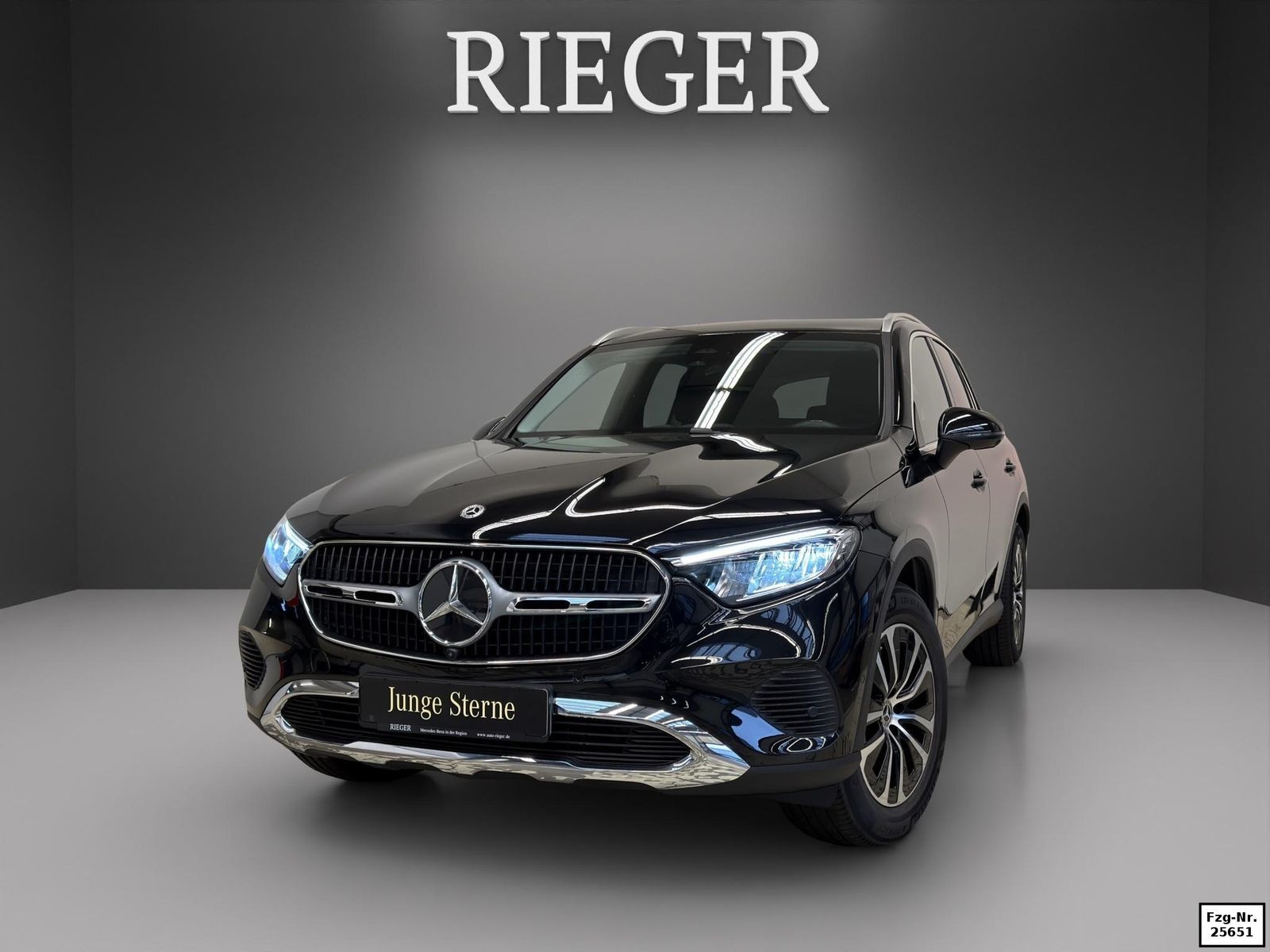 Mercedes GLC 200 2025, 2.0 benzīns, Automāts, SUV/Apvidus, Melns — Latvijā
