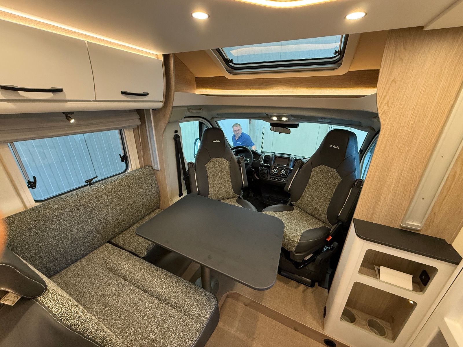 Fahrzeugabbildung Bürstner Lyseo Time Skyline 690G - Sie sparen 12.899€