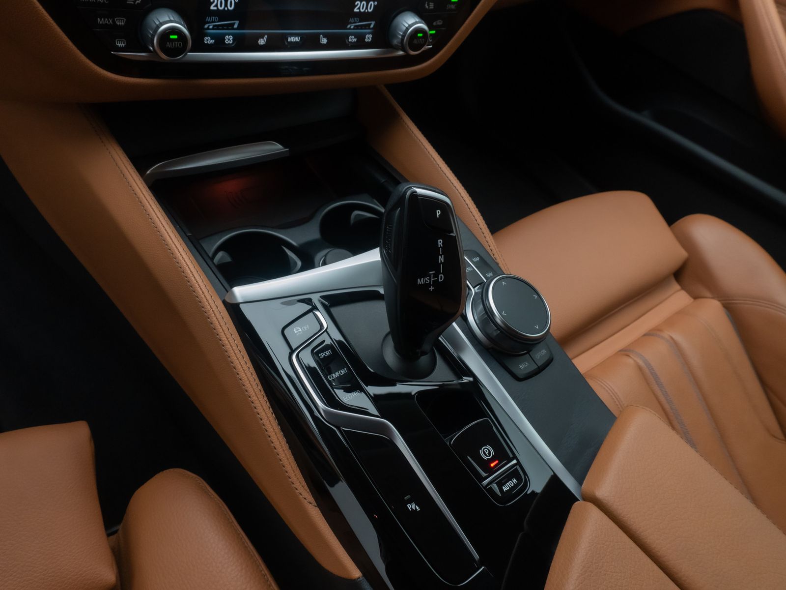 Fahrzeugabbildung BMW 530i xD Luxury Line 4xKlima AHK Kamera DAB Alarm