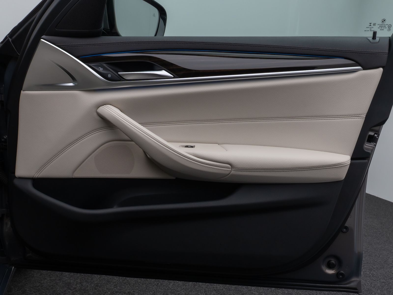 Fahrzeugabbildung BMW 530e Luxury Line Laser Kamera HUD DAB HiFi Sport