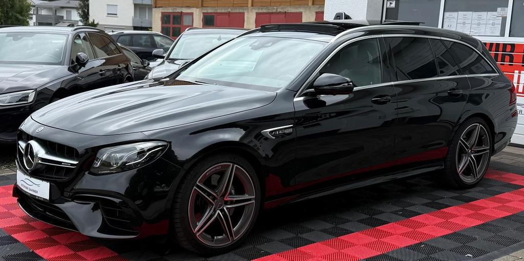Mercedes-Benz E 63 AMG