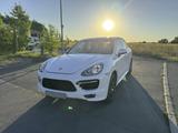Porsche Cayenne Turbo S - Porsche Cayenne Turbo-S