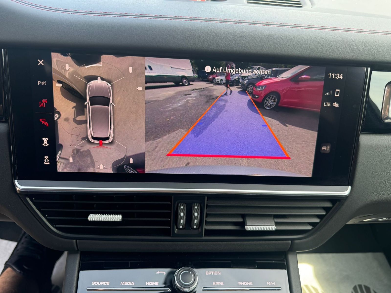 Fahrzeugabbildung Porsche Cayenne GTS Panorama+Sportabgas+HeadUp