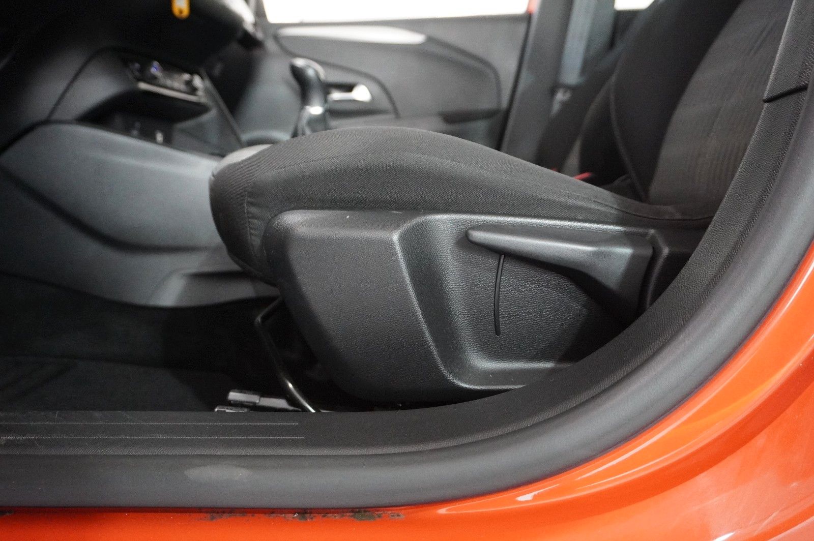 Fahrzeugabbildung Opel Corsa F 1.2 EDITION NAVI/SHZ/SPORT/PDC/TEMP/DAB+