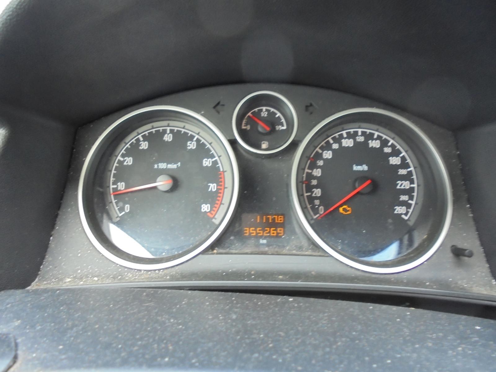 Opel Astra 2005 — photo 17