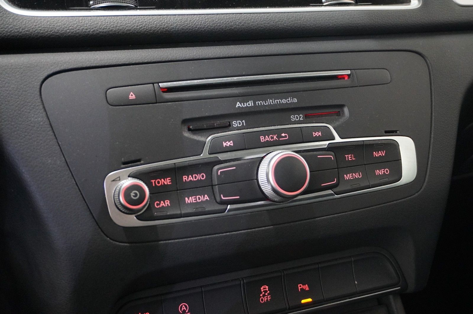 Fahrzeugabbildung Audi Q3 1.4 TFSI ULTRA SPORT NAVI/SHZ/PDC/SPORT/AHK