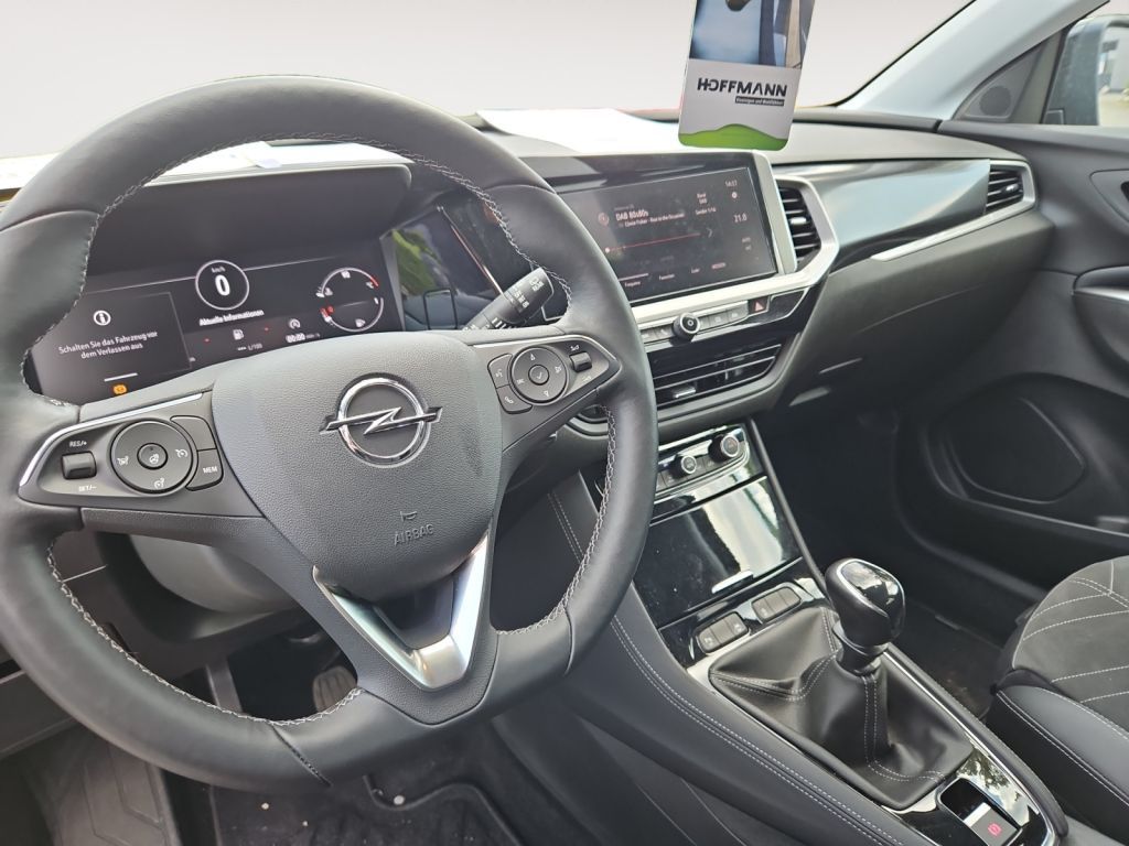 Fahrzeugabbildung Opel Grandland 1.2 GS Navi LED Matrix Park&Go WKR Alu