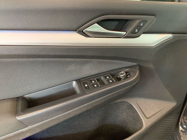 Golf VIII Variant 2.0 TDI LIFE LED+DCP+APP+NAVI+