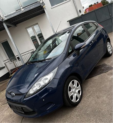 Ford Fiesta 1.3l TÜV neu 4 türer