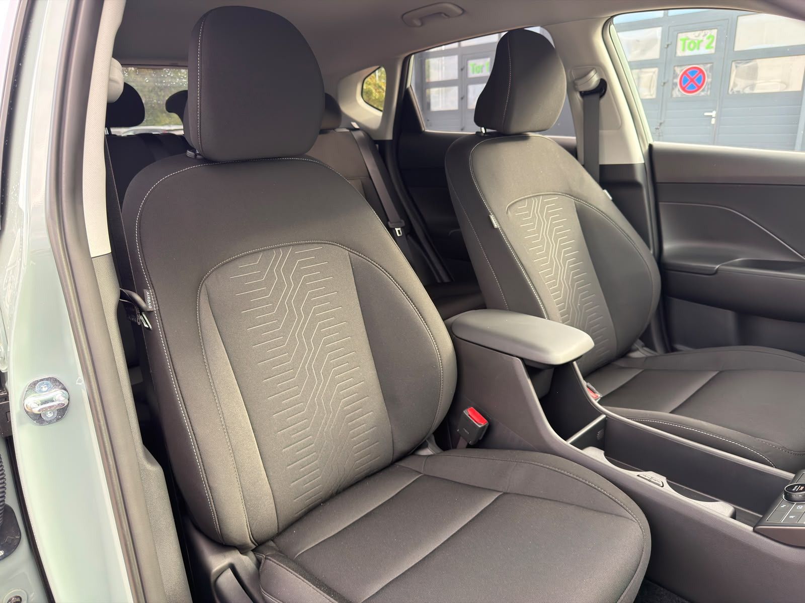 Fahrzeugabbildung Hyundai KONA 1.6 T-GDI Trend *Navi*CarPlay*ACC*LED*RFK*