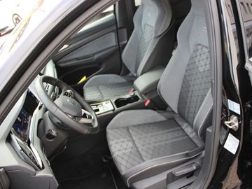Volkswagen Golf VIII 2.0 TDI Black Style R line
