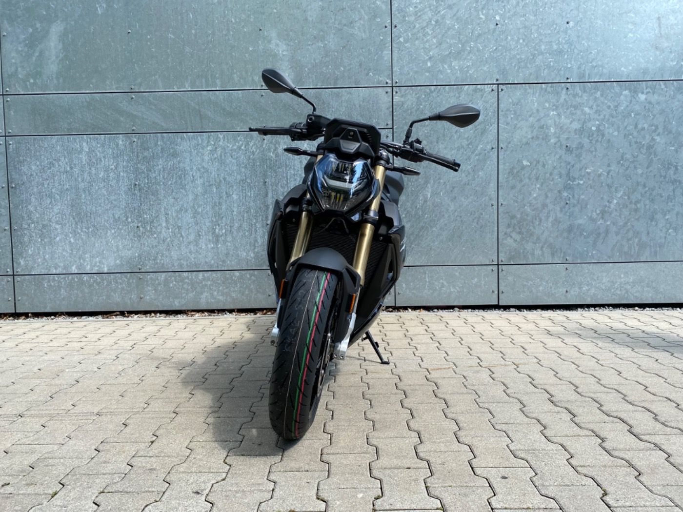 Fahrzeugabbildung BMW S 1000 R Komfort Paket, Dynamik Paket,