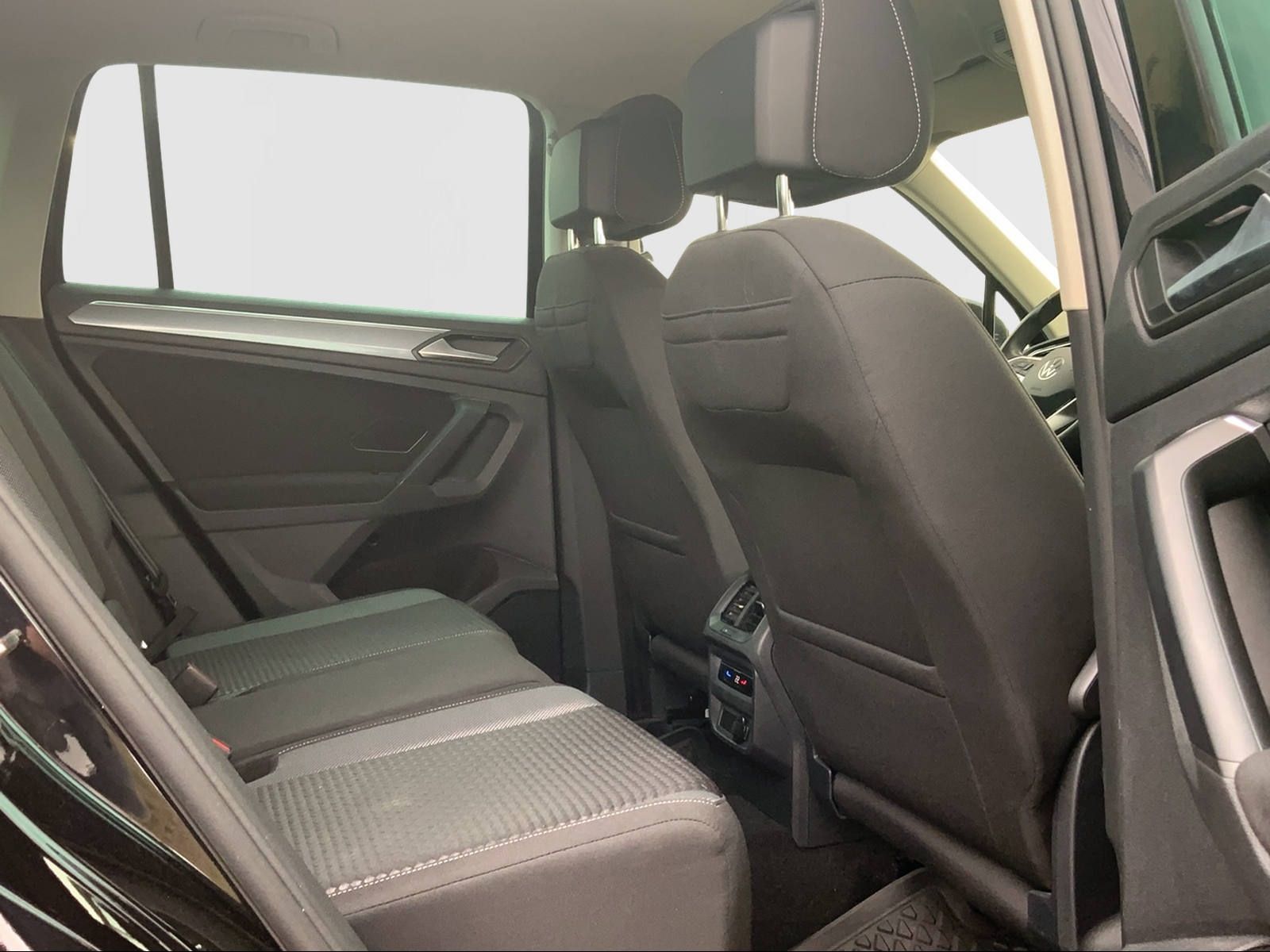 Tiguan 2.0 TDI Life NAV,AHK,SHZ,LED,RFK.
