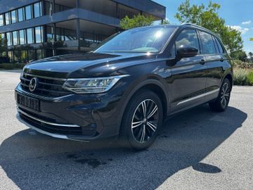 Volkswagen Tiguan - 2