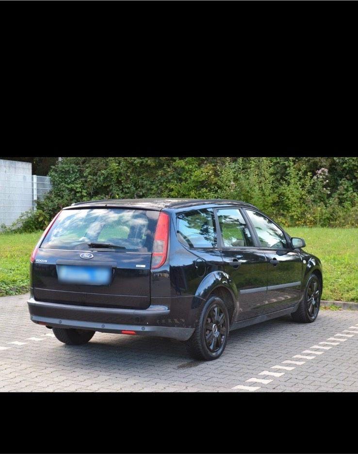 Ford Focus 2004 — салон