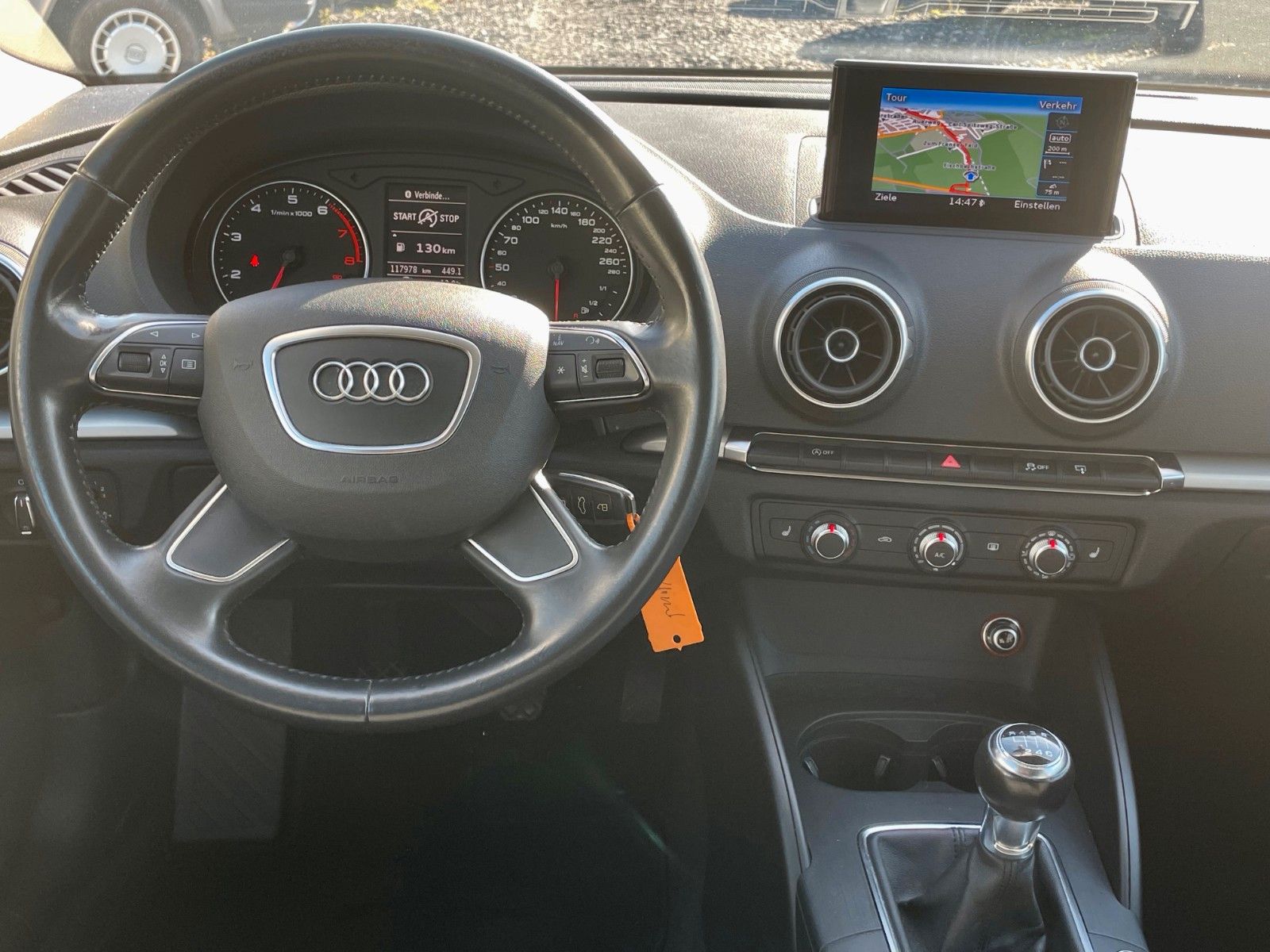 Fahrzeugabbildung Audi A3 Attraction ultra 1.4 TFSI Navi SPORTFWK Klima