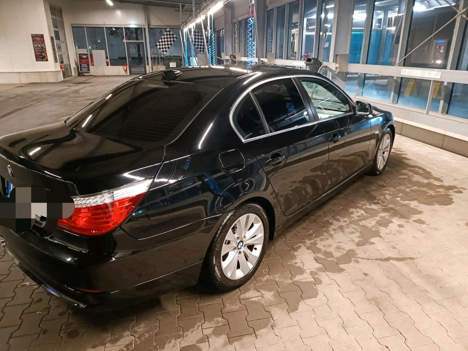 BMW 523