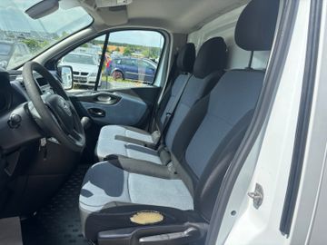 Opel Vivaro - 11