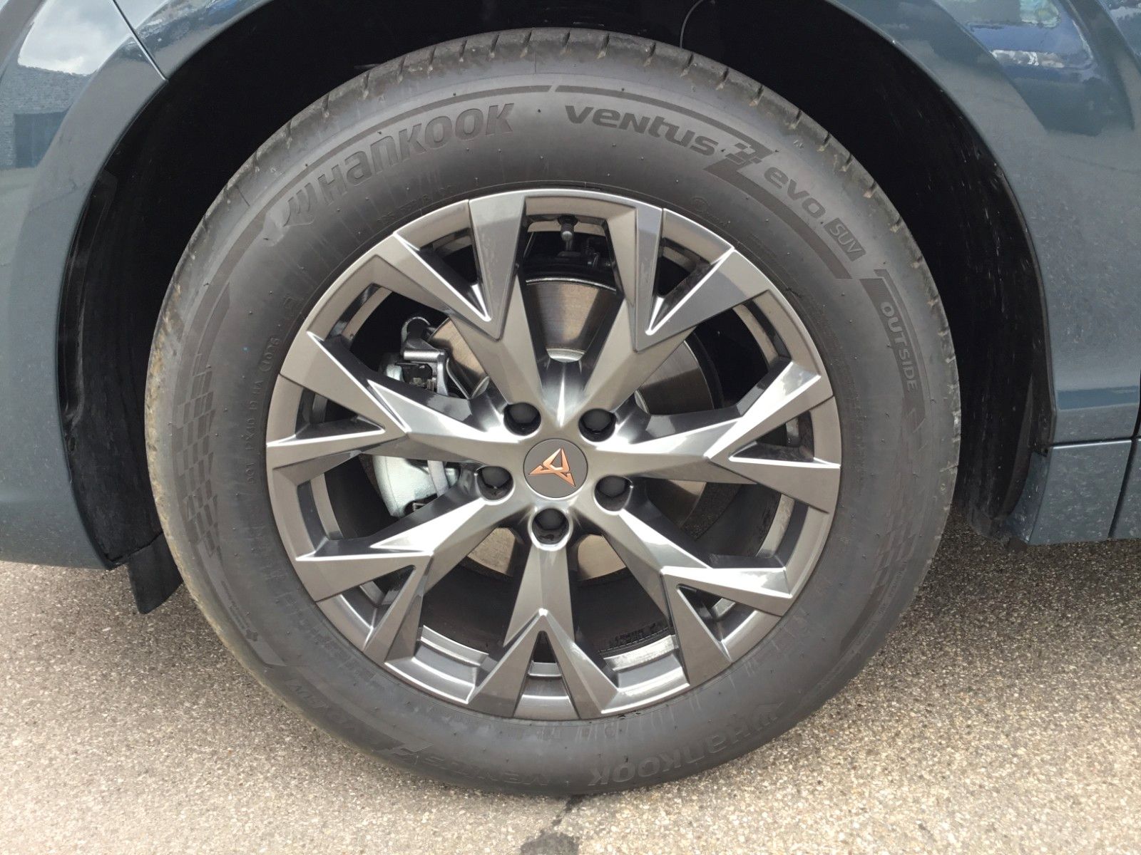 Fahrzeugabbildung CUPRA Terramar 1.5 eTSI DSG+AHK+Pano+360°+Headup+ACC