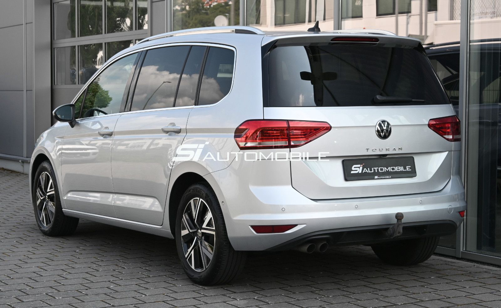 Fahrzeugabbildung Volkswagen Touran 2.0 TDI DSG Highline °ACC°AHK°DYNAUDIO°