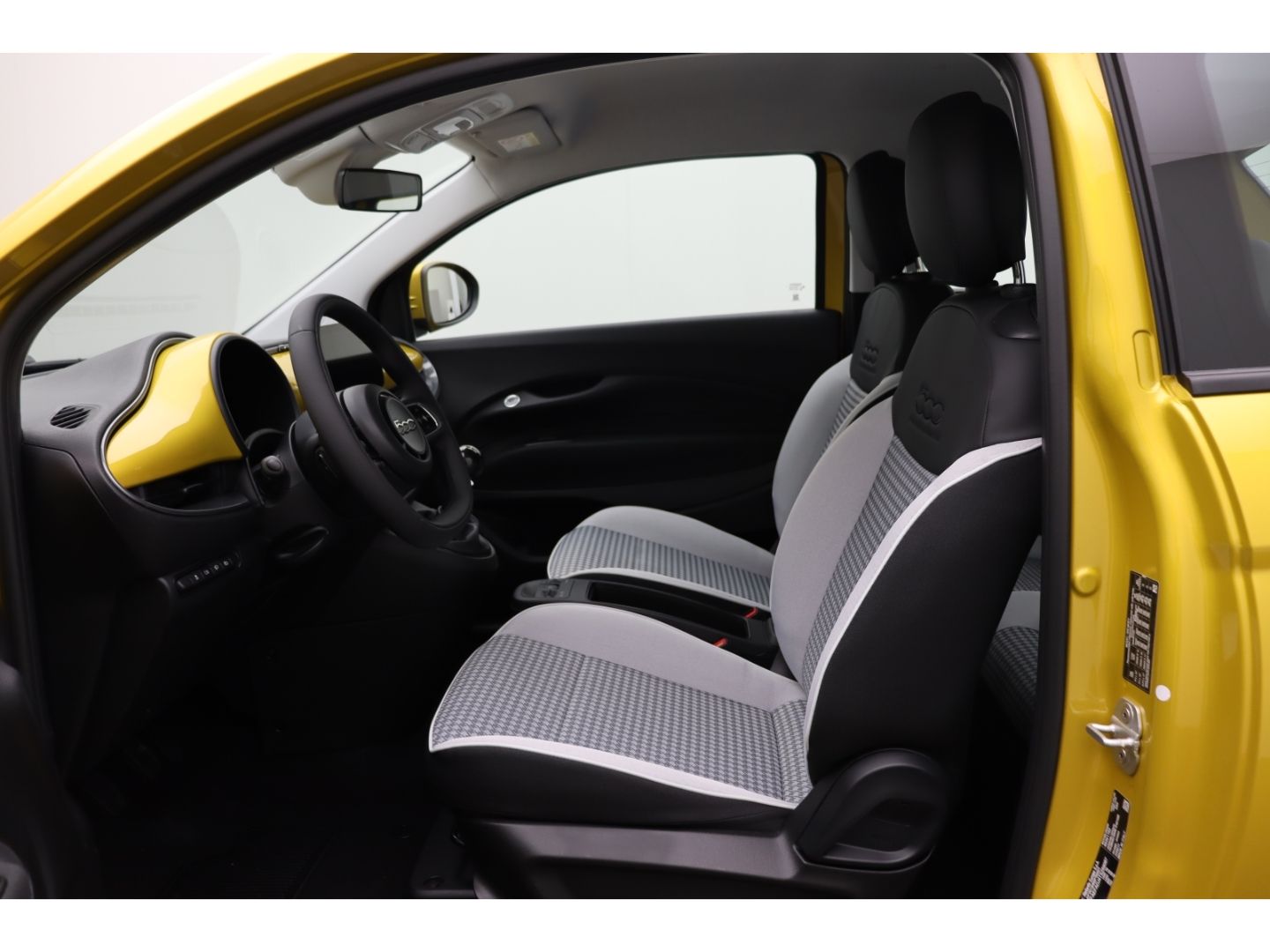 Fahrzeugabbildung Fiat 500 1.0 FireFly Hybrid Torino Sitzheizung