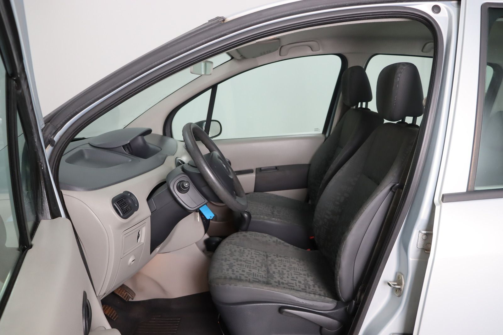 Fahrzeugabbildung Renault Modus 1.2 16V * HU/AU bis 09.26 * 8-fach *