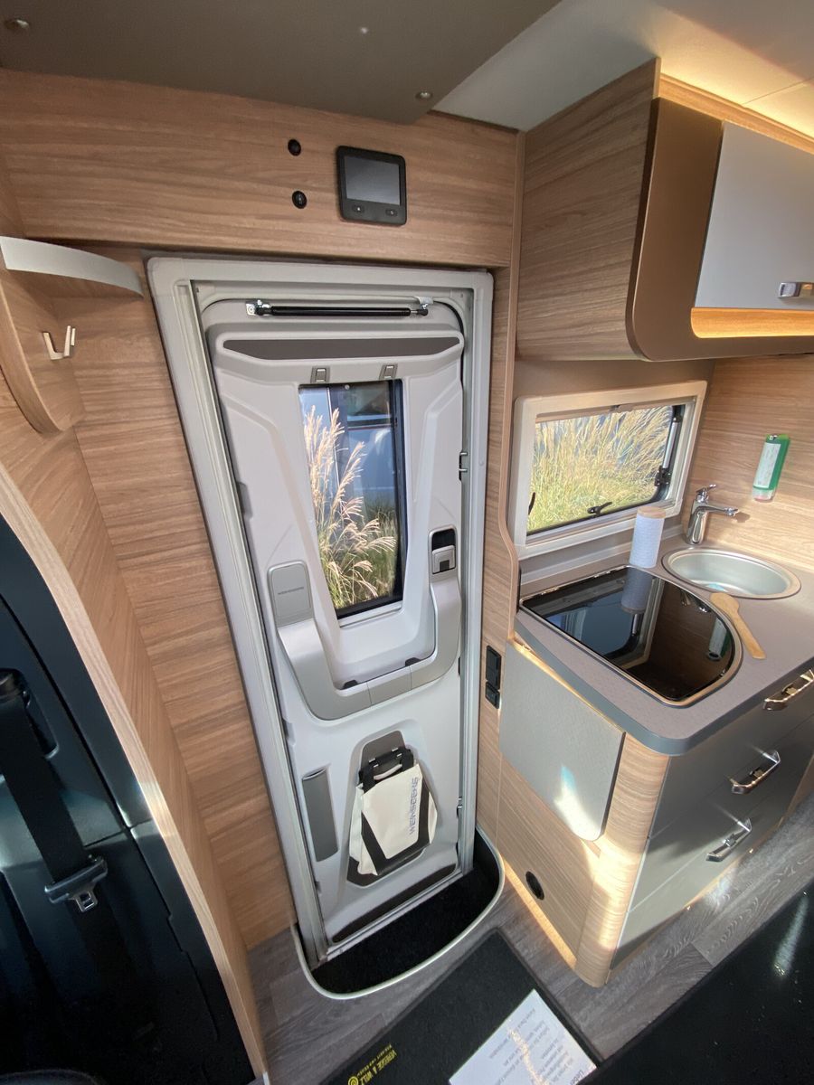 Fahrzeugabbildung Weinsberg CaraCompact MB EDITION PEPPER 640 MEG