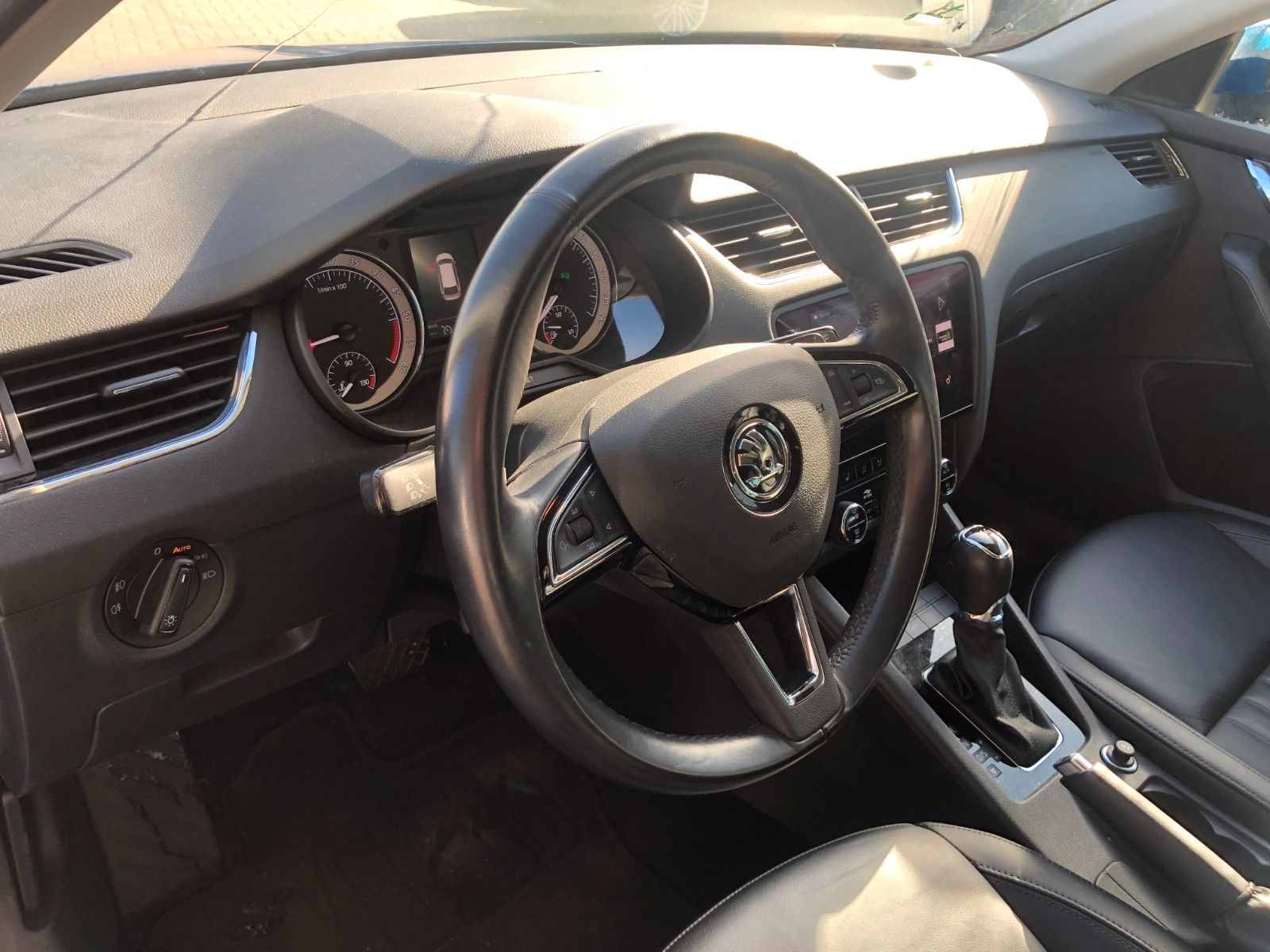 Fahrzeugabbildung SKODA Octavia Combi Premium Edition