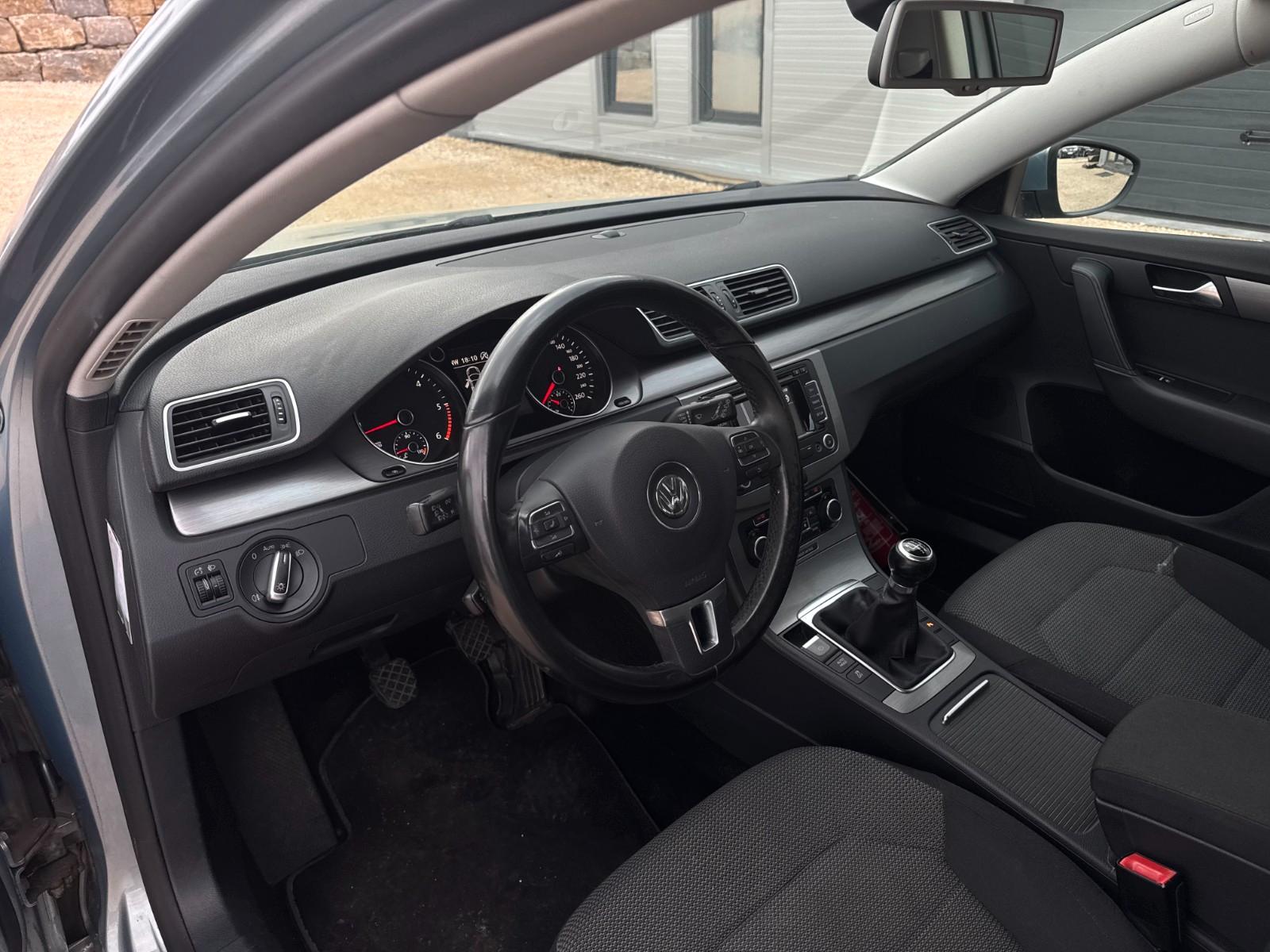 Volkswagen Passat 2011 — photo 9