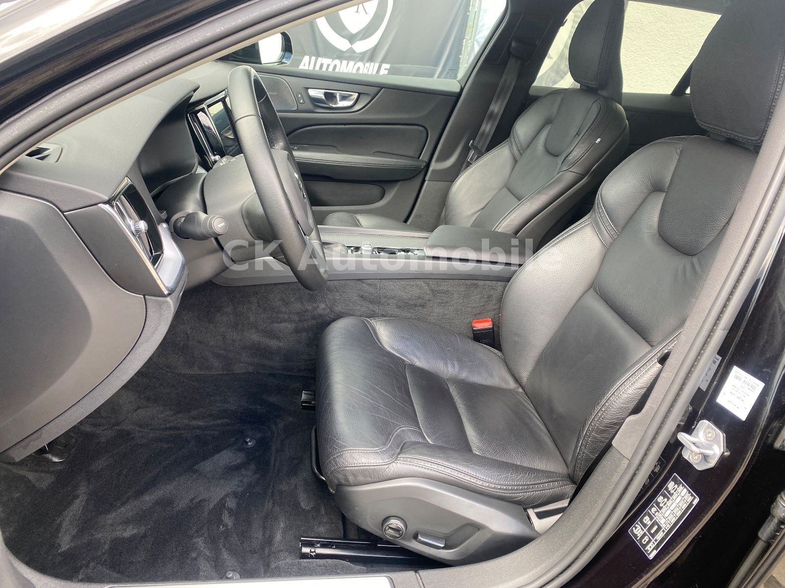 Fahrzeugabbildung Volvo V60 D4 CrossCountry Pro AWD/Navi/BLIS/Kamera/LED