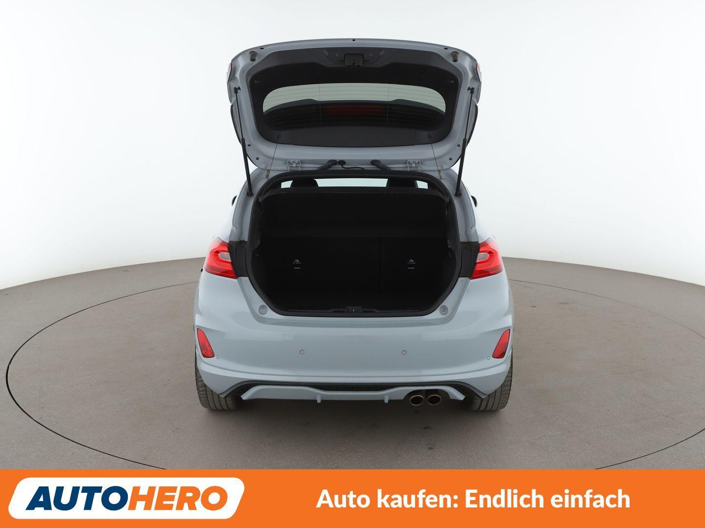 Ford Fiesta 1.5 EcoBoost ST *NAVI*LED*TEMPO*PDC*PANO*