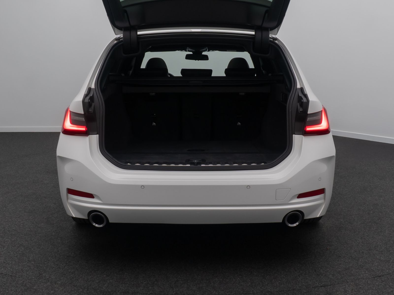 Fahrzeugabbildung BMW 320d Kamera DAB HiFi Panorama Sportsitz Leder