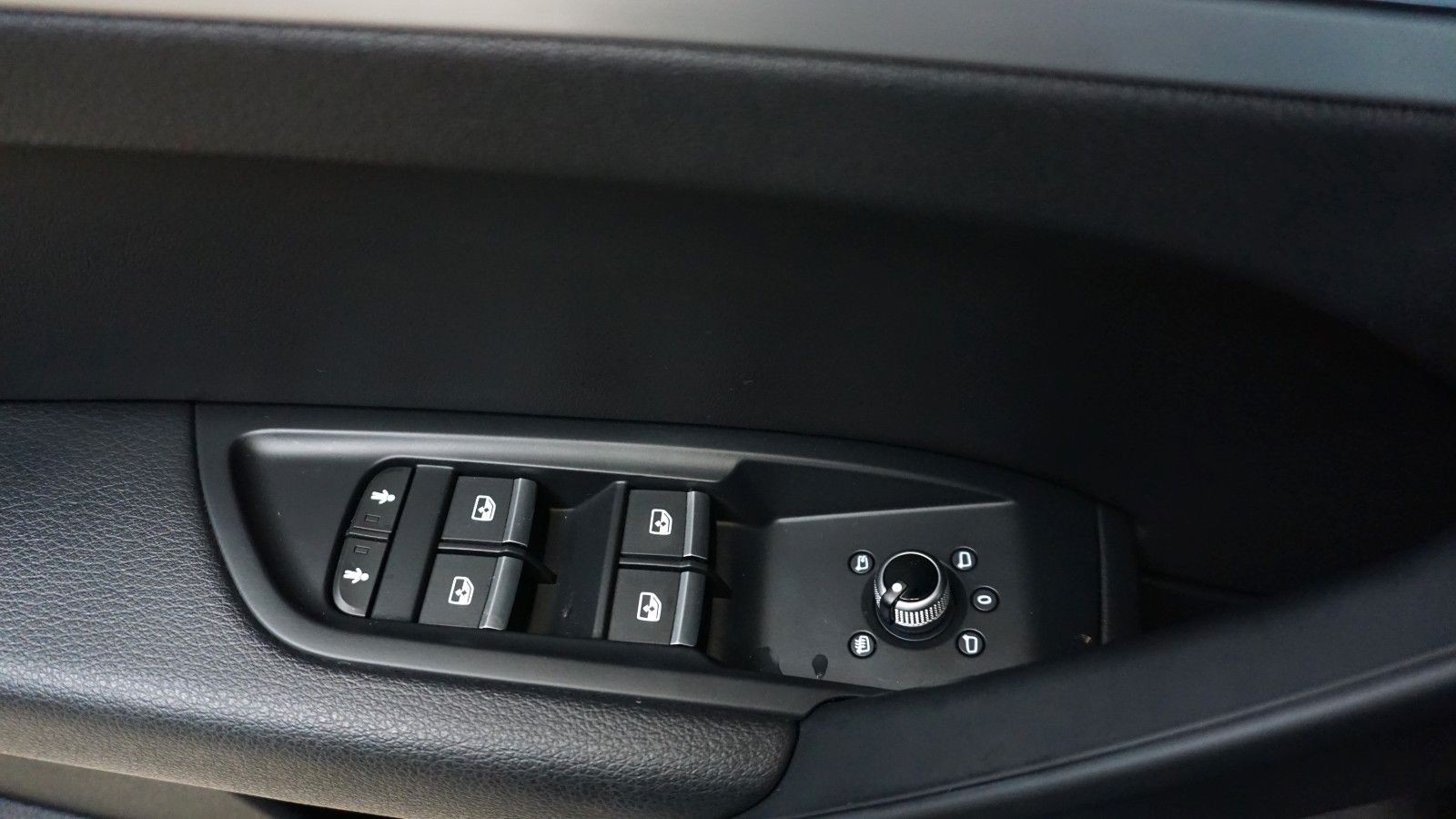 Fahrzeugabbildung Audi Q5 40 TDI quattro sport S line  Plus *VIRTUAL*