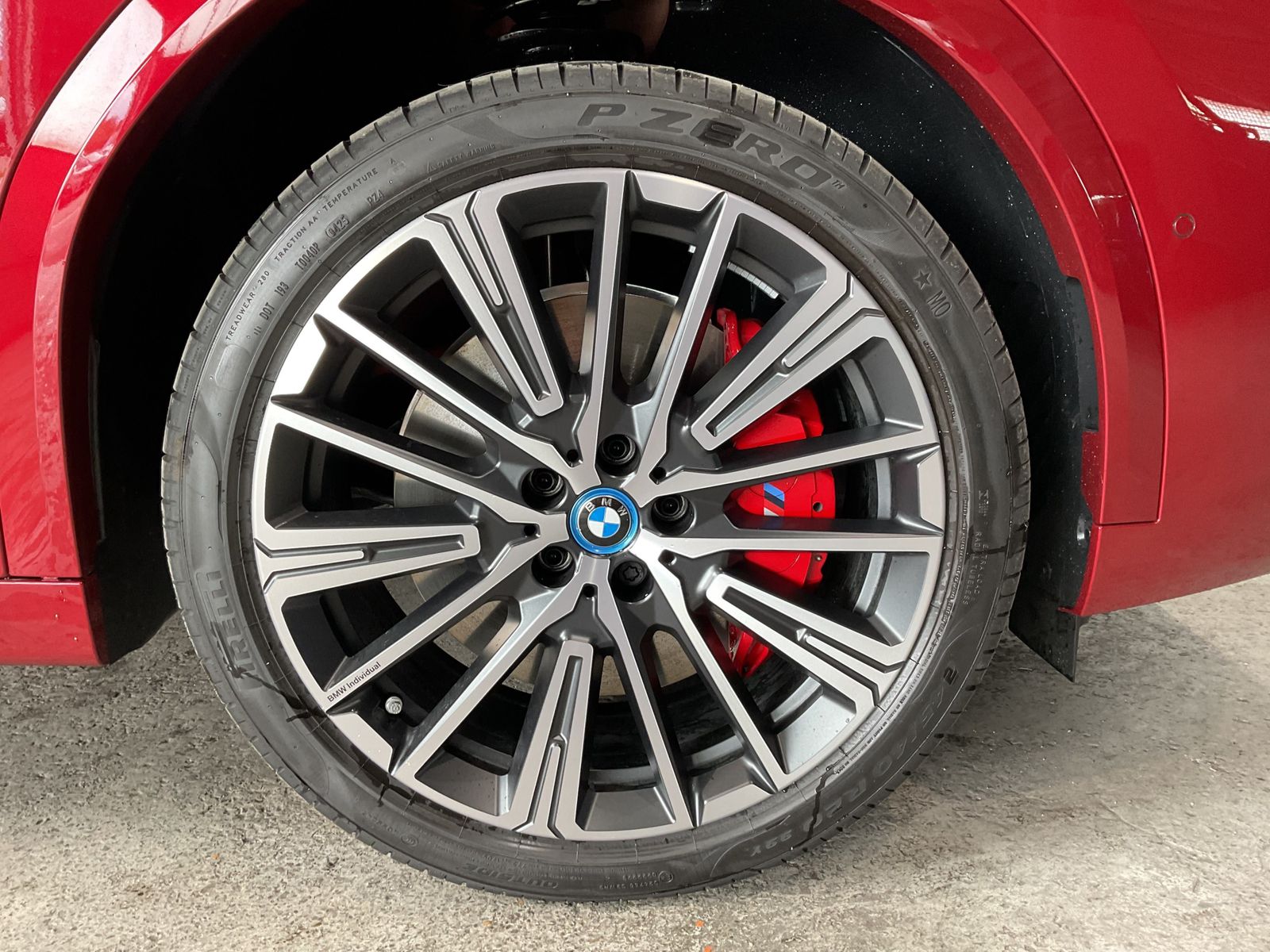 Fahrzeugabbildung BMW iX2 20" LMR, Komfortzugang, AHK M Sportpaket