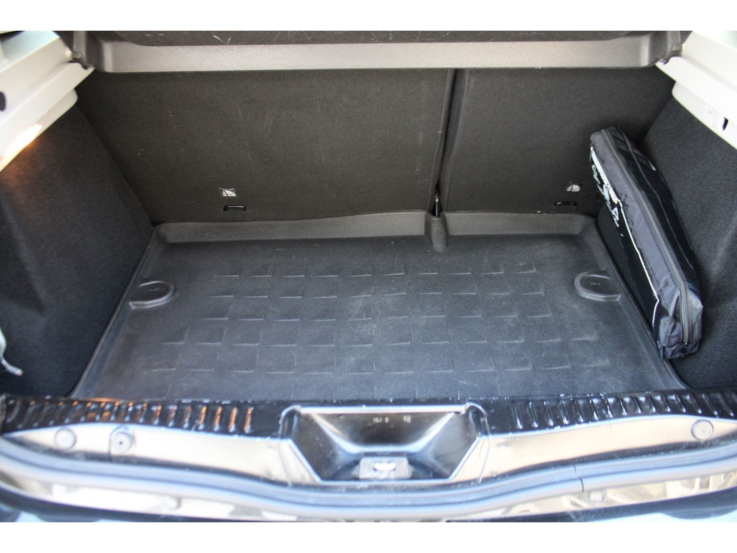 Fahrzeugabbildung Dacia Sandero II Stepway Ambiance GJR DAB Klima Radio/