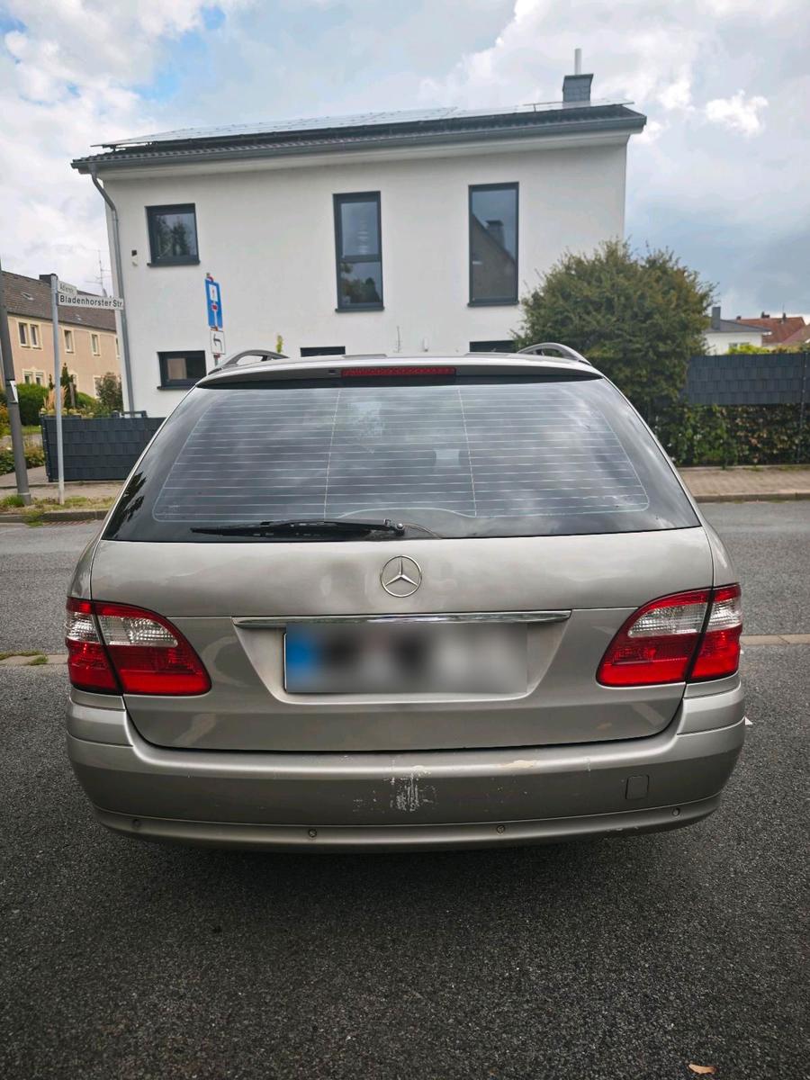 Mercedes-Benz E220 2004 — photo 6