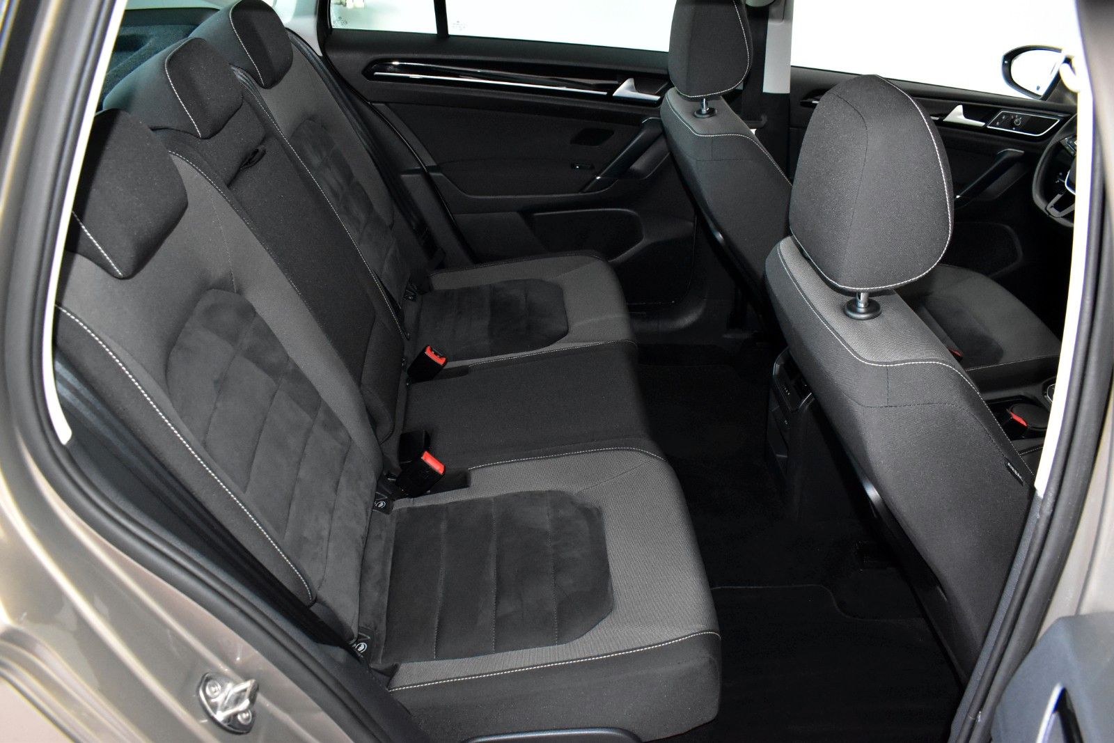 Fahrzeugabbildung Volkswagen Golf Sportsvan VII R Line Alcantara,Navi,Xenon