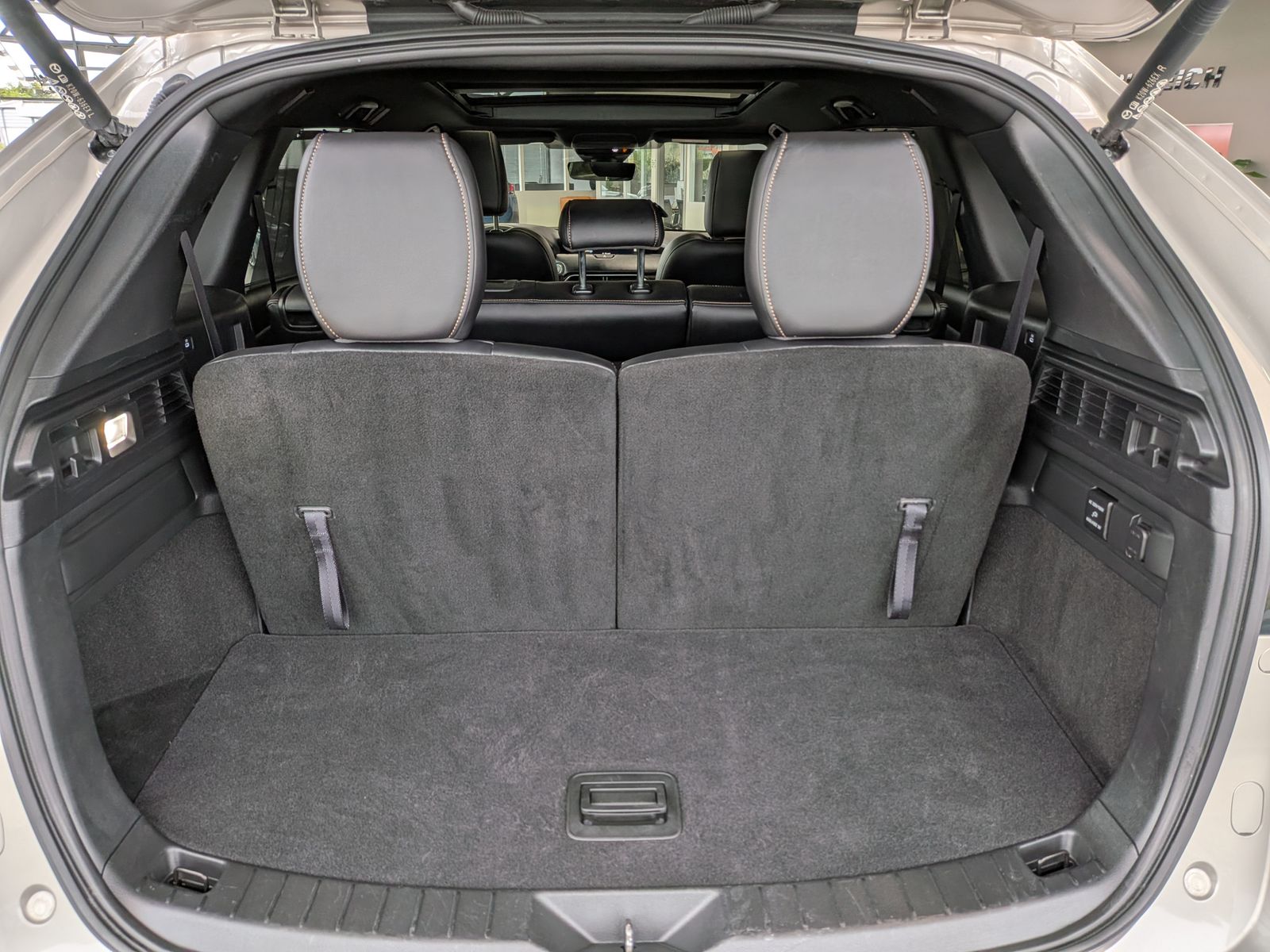 Vehicle image Mazda CX-80 3.3L E-SKYACTIV D 254 HOMURA+ 7-seat Pano