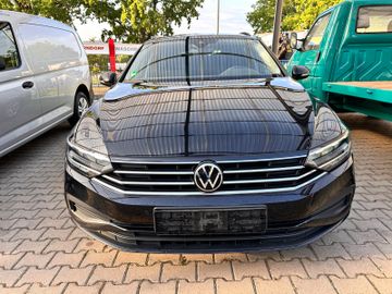 Volkswagen Passat Variant - 2