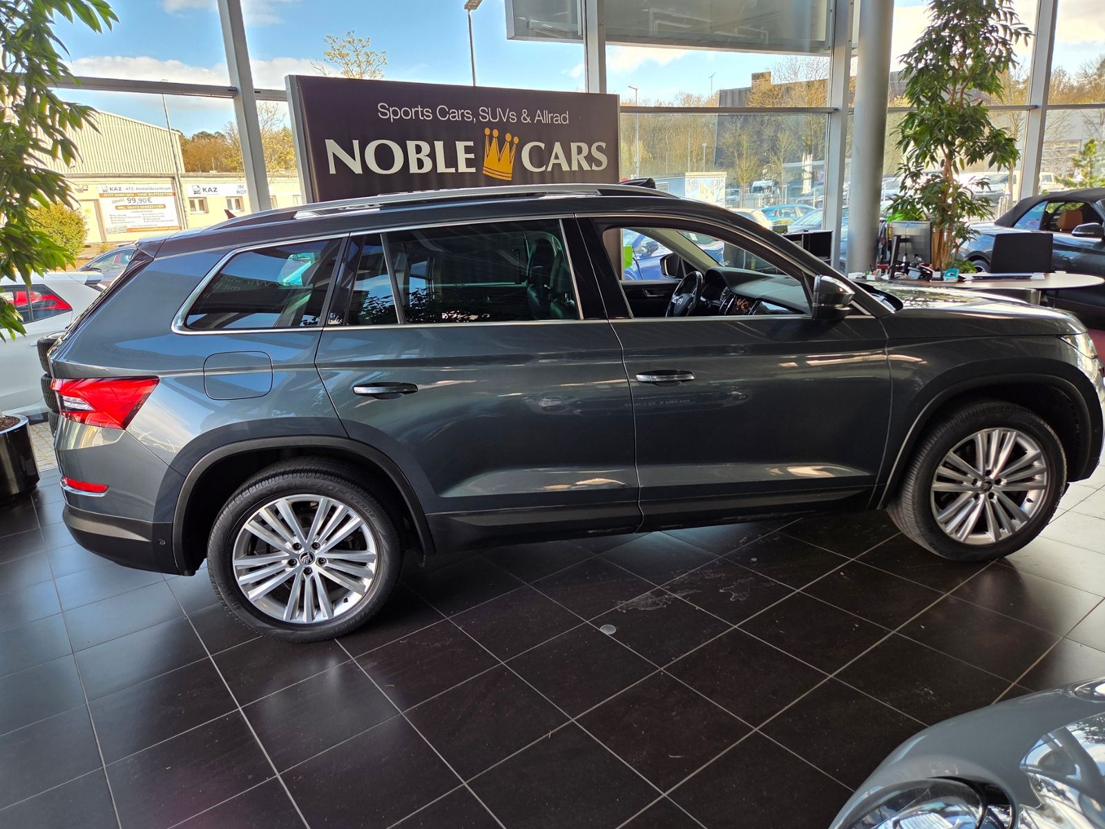Fahrzeugabbildung SKODA Kodiaq Style 4x4 PANO MEMORY 360° STNDHZ