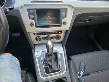 Volkswagen Passat - 8