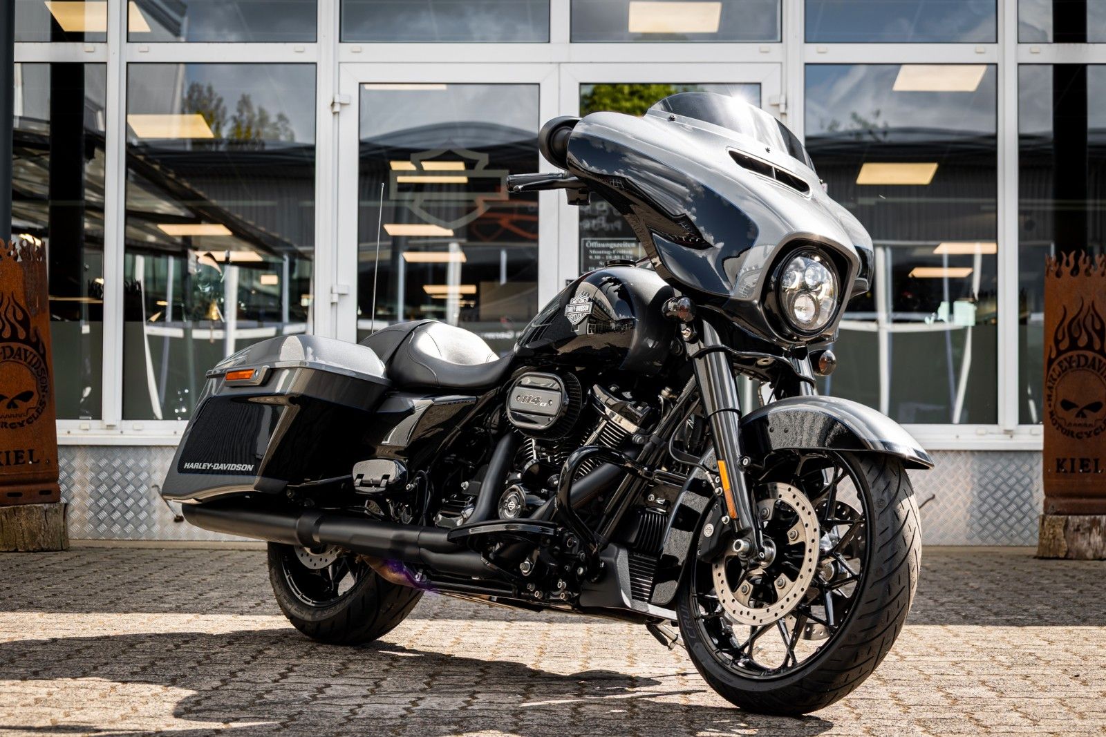 Fahrzeugabbildung Harley-Davidson Street Glide Special FLHXS