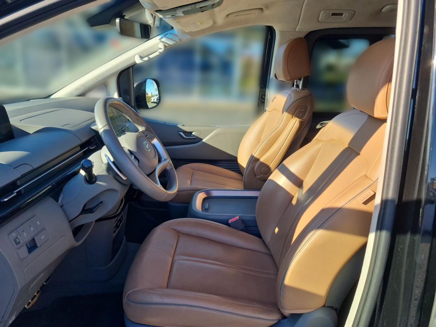 Fahrzeugabbildung Hyundai STARIA Signature 2.2 CRDi 7-Sitzer BOSE+AHK+360°