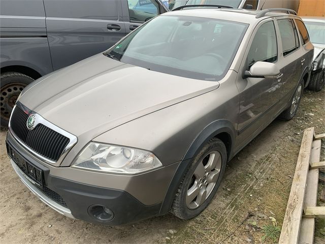 Skoda Octavia Combi Scout 4X4 Klima AHK Euro4 PDC