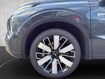 Mitsubishi Outlander Plug-In Hybrid TOP 2.4 AHK+360+HUD+AWR