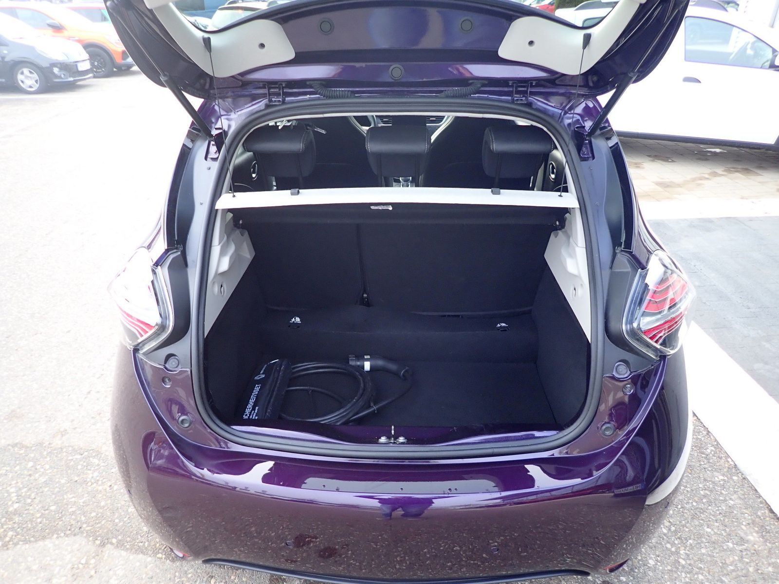 Fahrzeugabbildung Renault ZOE Iconic E-TECH 50 KW 135PS