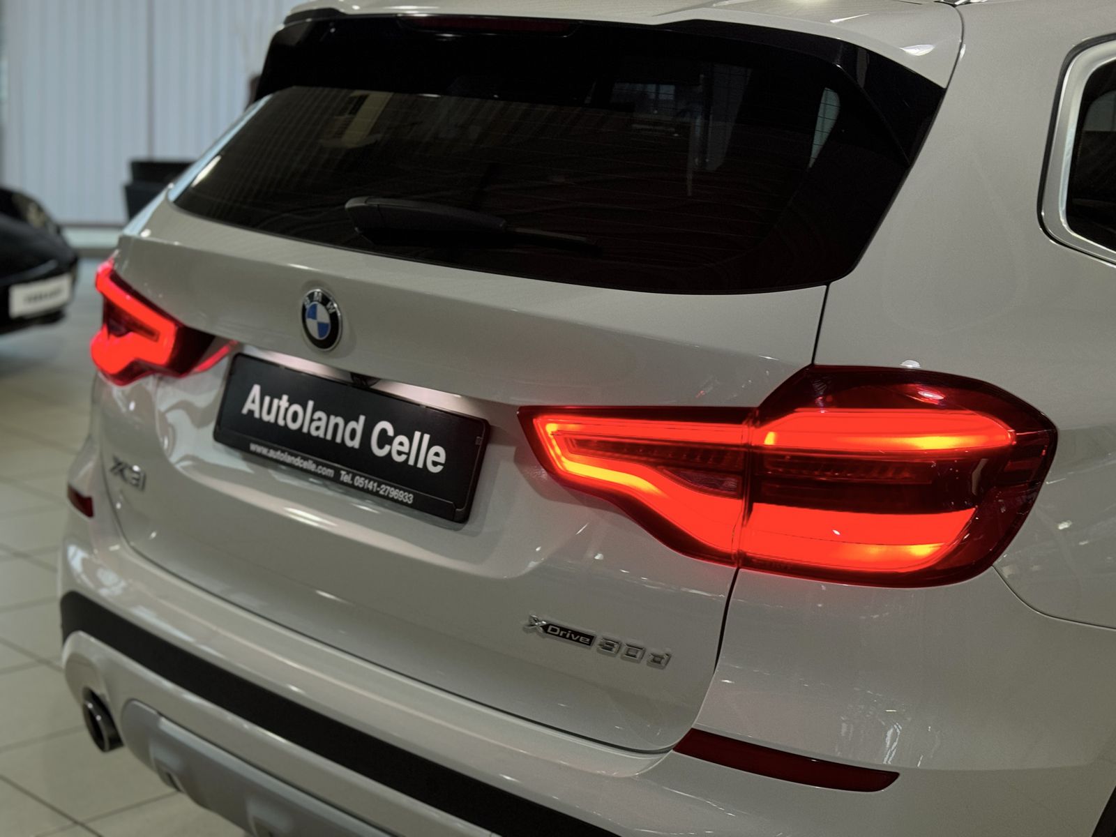 Fahrzeugabbildung BMW X3 xD30d xLine Kamera HUD DAB HiFi AHK Komfort