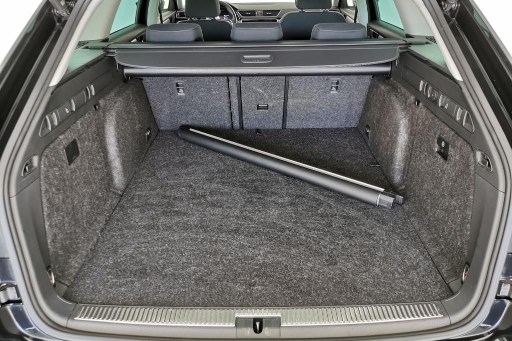Skoda Superb iV Combi Style 1.4 TSI 160kW Pano*PDC*NAV