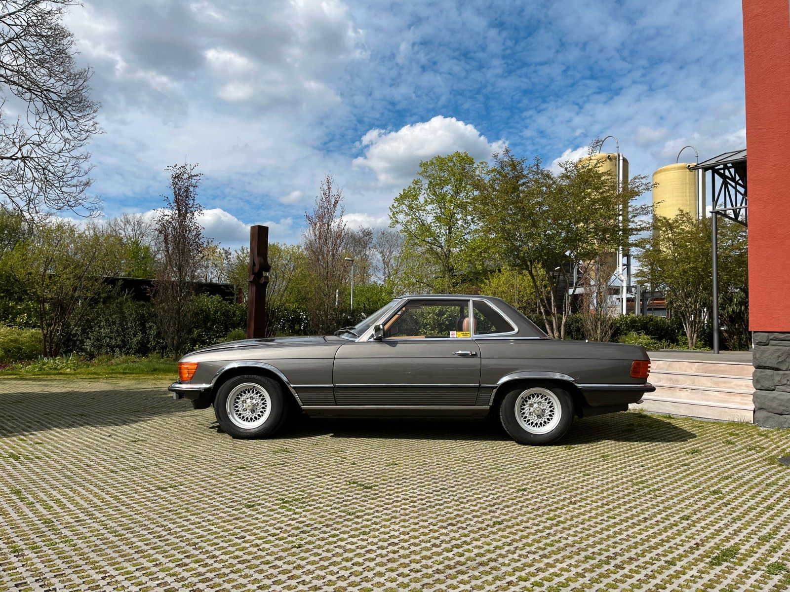 Fahrzeugabbildung Mercedes-Benz 280 SL